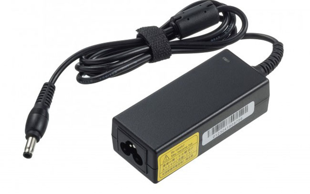 [C082] Cargador para Laptop SAMSUNG 19V 2.1A 3.0*1.1mm 40W